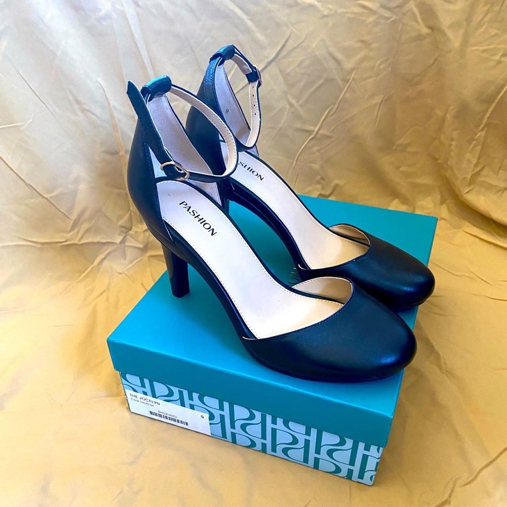 Pashion Footwear – Jocelyn Convertible Heels in Black Leather (Size 9)